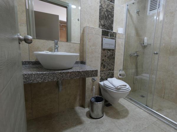 Sun Hotel By En Vie Beach : photo 8 de la chambre chambre lit queen-size - vue sur mer