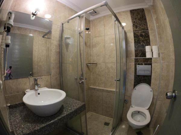 Sun Hotel By En Vie Beach : photo 9 de la chambre chambre lit queen-size - vue sur mer