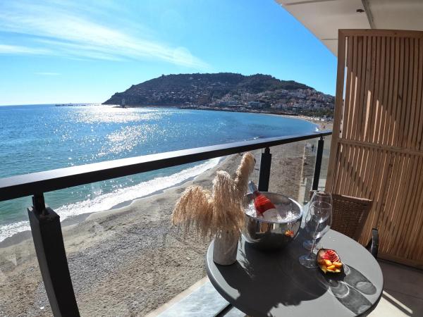 Sun Hotel By En Vie Beach : photo 3 de la chambre chambre lit queen-size - vue sur mer