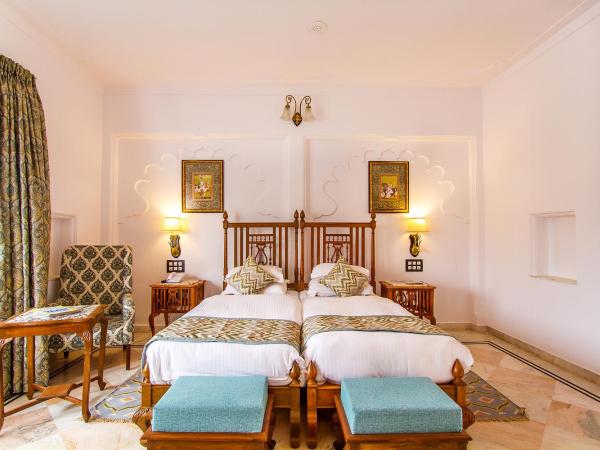 Amet Haveli - A Heritage Hotel Udaipur : photo 9 de la chambre hébergement super deluxe - vue sur lac