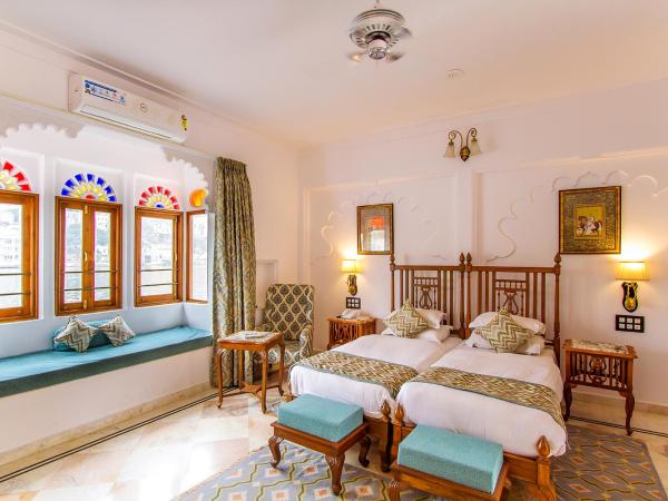 Amet Haveli - A Heritage Hotel Udaipur : photo 10 de la chambre hébergement super deluxe - vue sur lac