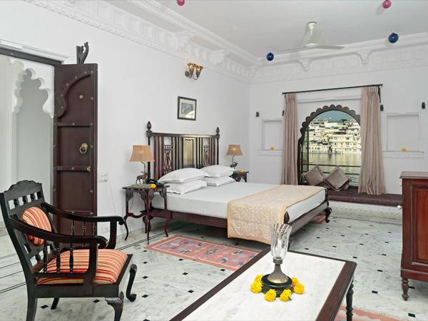 Amet Haveli - A Heritage Hotel Udaipur : photo 4 de la chambre suite avec vue sur lac