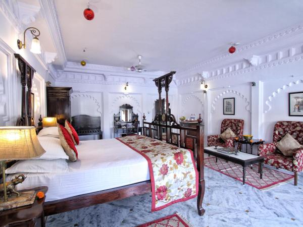 Amet Haveli - A Heritage Hotel Udaipur : photo 7 de la chambre suite avec vue sur lac