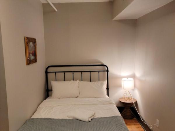 Lamartine Chelsea : photo 5 de la chambre chambre double avec salle de bains commune