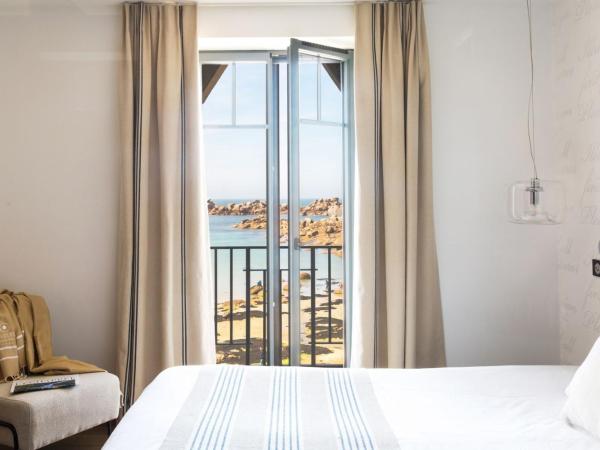 Castel Beau Site : photo 1 de la chambre chambre double premium avec balcon - vue sur mer