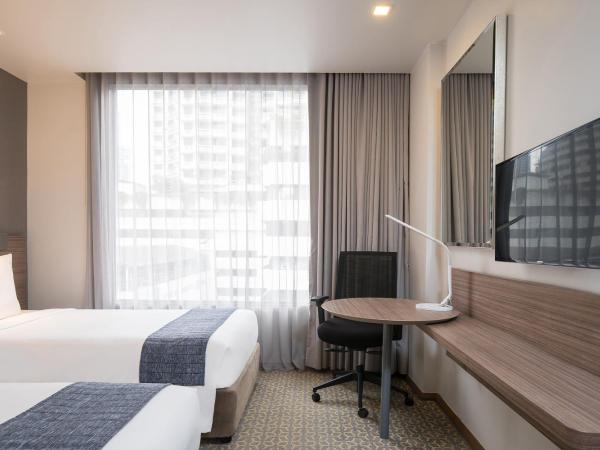 Holiday Inn Express Bangkok Sathorn, an IHG Hotel : photo 10 de la chambre hébergement deluxe avec 2 lits - non-fumeurs