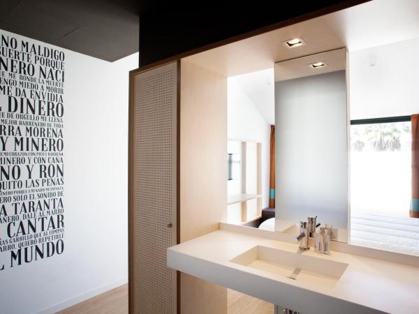 TOC Hostel Barcelona : photo 10 de la chambre chambre double