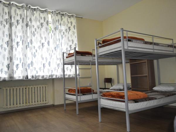 Schronisko Młodzieżowe Oleandry : photo 1 de la chambre lit dans dortoir mixte de 10 lits