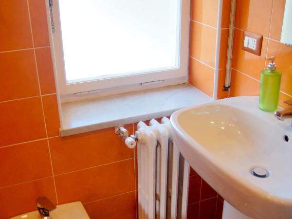 B&B Bibliotechina : photo 9 de la chambre chambre double ou lits jumeaux avec salle de bains privative et balcon