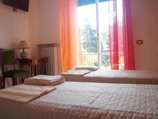 B&B Bibliotechina : photo 3 de la chambre chambre double ou lits jumeaux avec salle de bains privative et balcon