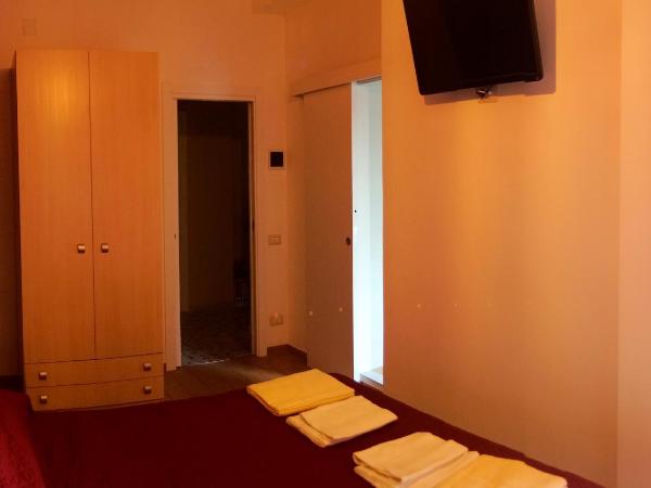 B&B Bibliotechina : photo 1 de la chambre chambre double avec salle de bains privative et balcon