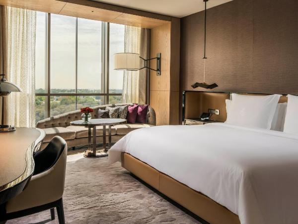 Four Seasons Hotel Dubai International Financial Centre : photo 5 de la chambre chambre lit king-size premier