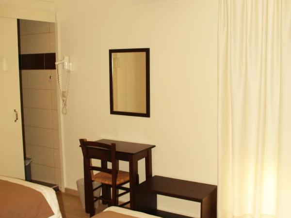 Rea Hotel : photo 6 de la chambre chambre triple Économique