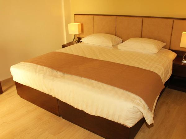 Rea Hotel : photo 1 de la chambre chambre double ou lits jumeaux avec salle de bains commune