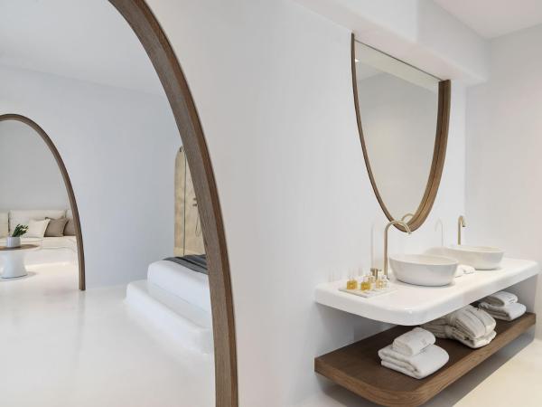 Mykonos Earth Suites : photo 2 de la chambre suite lune de miel avec piscine privée chauffée - vue sur mer