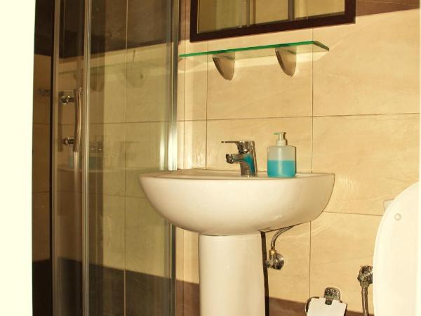 Rea Hotel : photo 7 de la chambre chambre double ou lits jumeaux standard