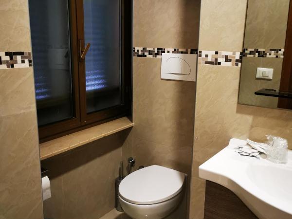 New Alexander Hotel : photo 3 de la chambre chambre simple