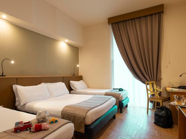 Grand Hotel Europa & Restaurant : photo 4 de la chambre chambre quadruple