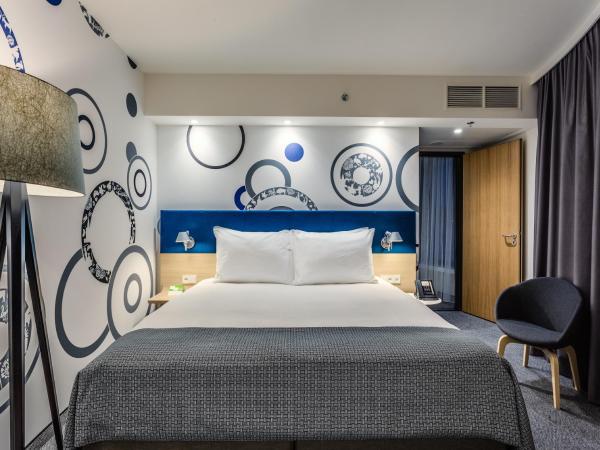 Holiday Inn - Warsaw City Centre, an IHG Hotel : photo 5 de la chambre suite lit king-size - vue sur ville