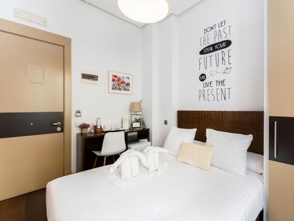 Madrid House Rooms : photo 9 de la chambre chambre double avec balcon