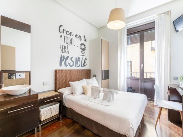 Madrid House Rooms : photo 3 de la chambre chambre double avec balcon