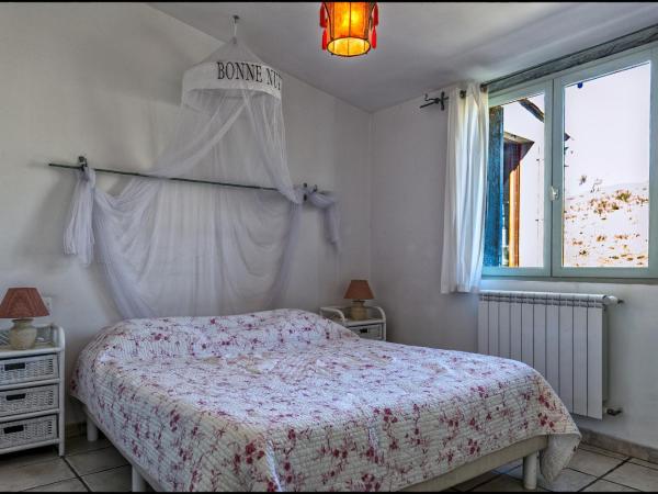 Ecuries Sainte Croix : photo 6 de la chambre chambre double céladon