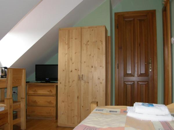Hotel Garni Myší Díra : photo 9 de la chambre petite chambre lits jumeaux mansardée