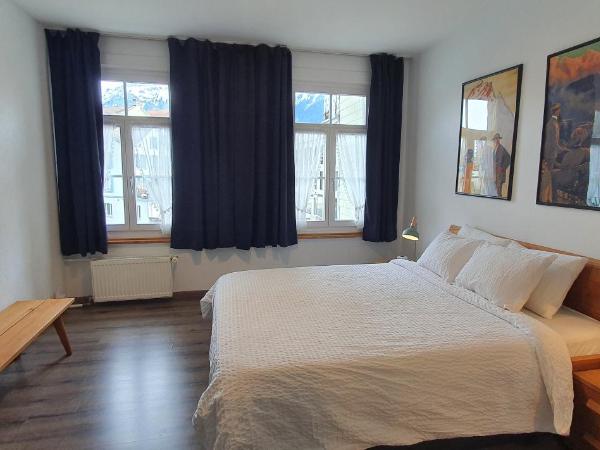 The Aarburg Hotel & Café : photo 2 de la chambre chambre double - vue sur montagne