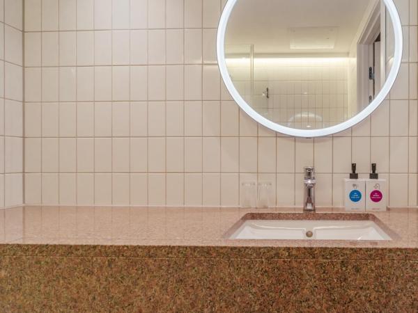 Quality Hotel The Weaver : photo 3 de la chambre chambre double standard