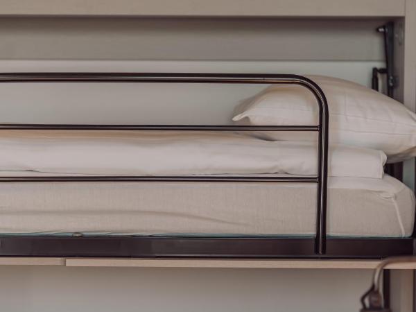 Quality Hotel The Weaver : photo 3 de la chambre chambre familiale