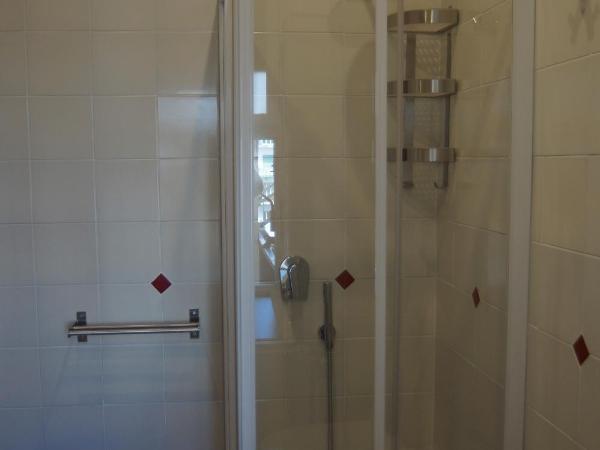 B&B Bibliotechina : photo 10 de la chambre chambre double avec salle de bains privative et balcon