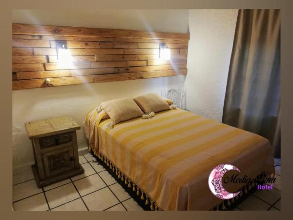 Hotel Media Luna : photo 8 de la chambre chambre double