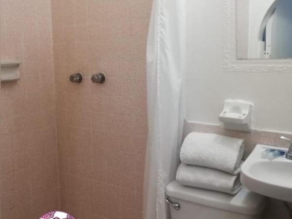 Hotel Media Luna : photo 3 de la chambre chambre double avec 2 lits doubles