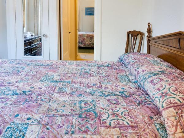 Aida Plaza Hotel : photo 6 de la chambre chambre standard avec un lit double