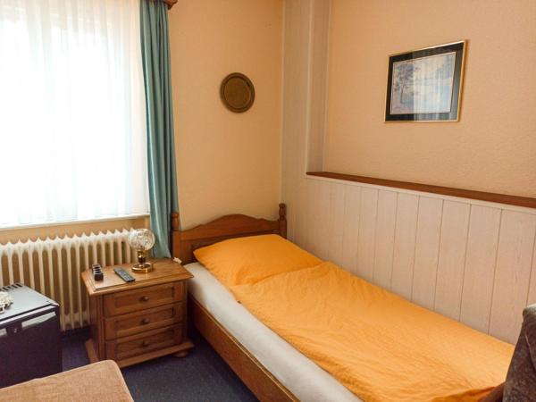 Landhotel Waldschänke : photo 7 de la chambre chambre lits jumeaux avec douche