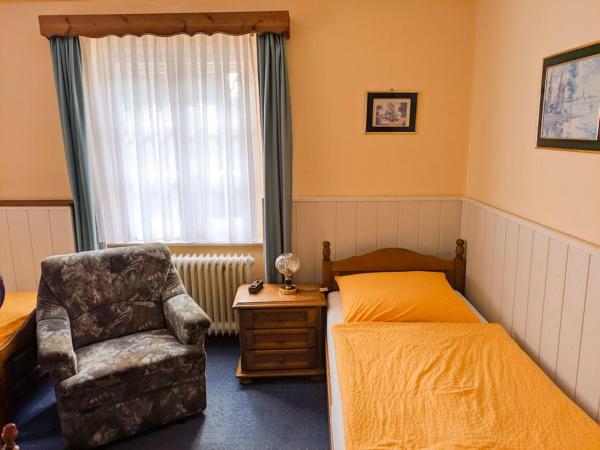 Landhotel Waldschänke : photo 4 de la chambre chambre lits jumeaux avec douche