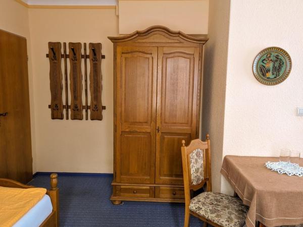 Landhotel Waldschänke : photo 3 de la chambre chambre lits jumeaux avec douche