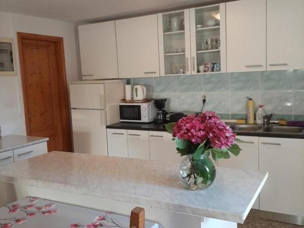 Rooms and Apartments Robert : photo 6 de la chambre chambre lits jumeaux avec salle de bains commune