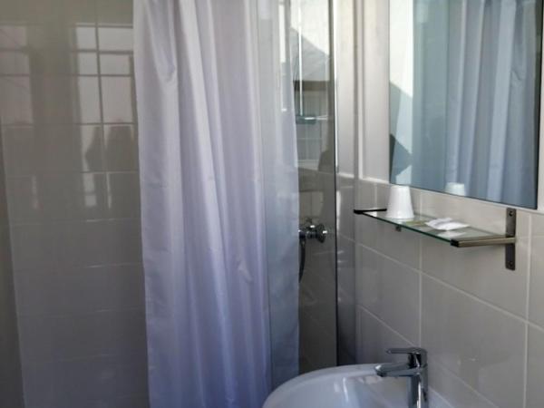 Hôtel Saint-Patrick Cœur de NANTES : photo 2 de la chambre chambre double confort