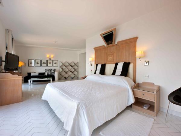 Hotel Bristol : photo 9 de la chambre suite junior avec balcon - vue sur mer