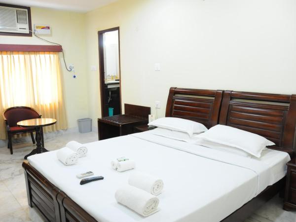 Lloyds Serviced Apartments, Near Music Academy : photo 5 de la chambre chambre double deluxe