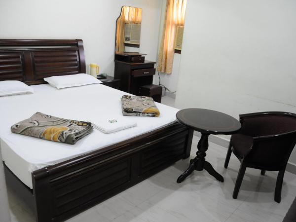 Lloyds Serviced Apartments, Near Music Academy : photo 10 de la chambre chambre double deluxe