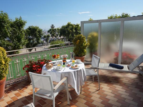 Hotel Splendid : photo 5 de la chambre chambre double avec terrasse - vue sur jardin et vieux port