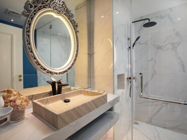 Arte by Thomas Chan : photo 5 de la chambre hébergement glam vi