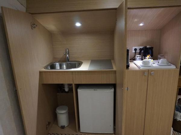 Hotel Splendid : photo 3 de la chambre suite familiale mansardée - vue partielle sur mer et ville