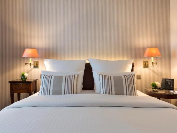Warwick Brussels - Grand Place : photo 3 de la chambre chambre lit queen-size classique