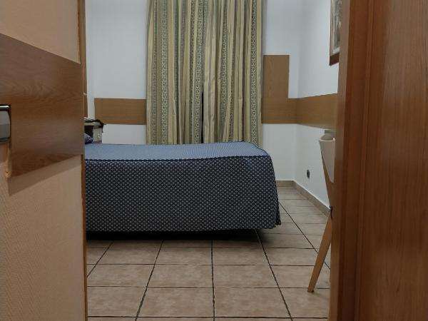 Hostal Maria Ronda : photo 9 de la chambre chambre double