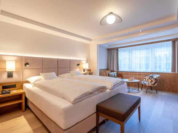 Resort La Ginabelle : photo 6 de la chambre chambre double standard - vue partielle sur cervin