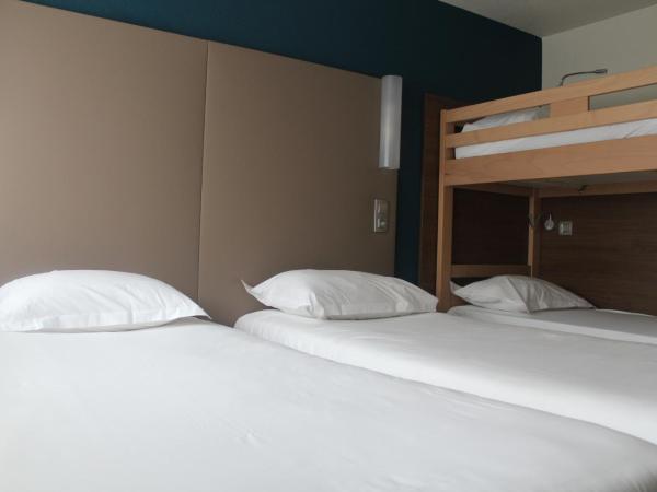 Campanile Millau : photo 10 de la chambre chambre quadruple avec 4 lits simples