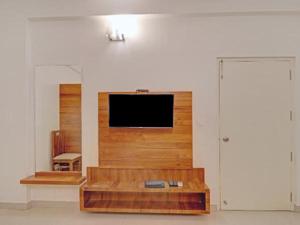 Treebo Kings Suits, HSR Layout : photo 6 de la chambre chambre double standard